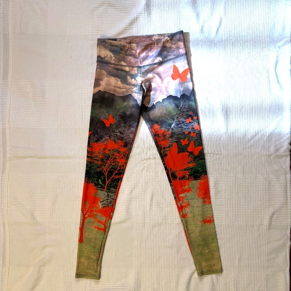 Onzie Butterfly/Mountain Leggings - Picture 1 of 7